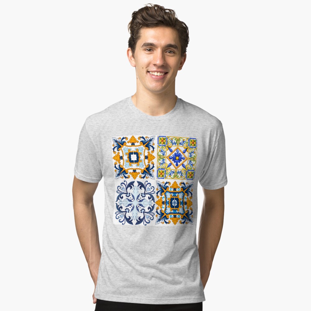 Vista previa del artículo con la obra «Camiseta de tejido mixto», diseñado y vendido por MariaMarinova.