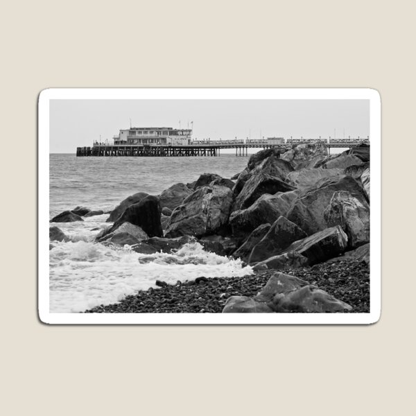 black and white view of Worthing pier Magnet