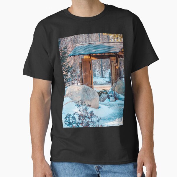 Gate in the japanese garden during a snowy winter Classic T-Shirt