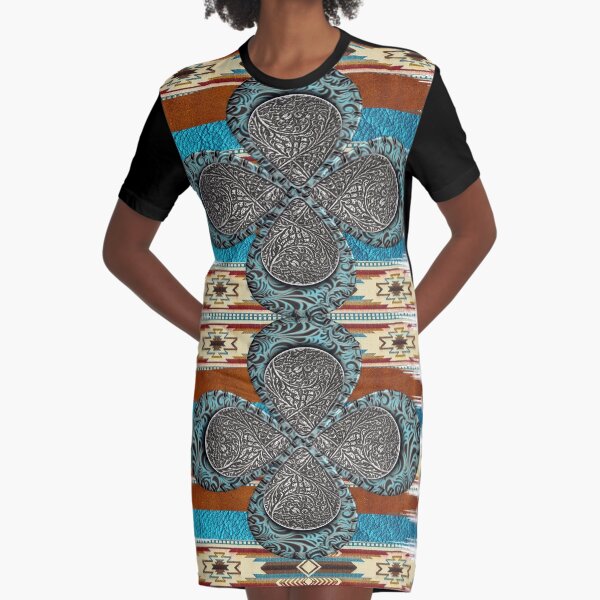 Vista previa del artículo con la obra «Diseño occidental con estampado tribal, cuero labrado y turquesa.», diseñado y vendido por handsoftime2020.