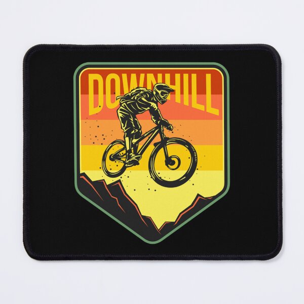 Artikelvorschau, Downhill-Mountainbike-Klassiker-T-Shirt entworfen und verkauft von cmarazdv.