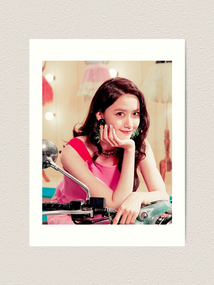 Yoona Snsd Holiday Night Art Print By Ayshayasin Redbubble