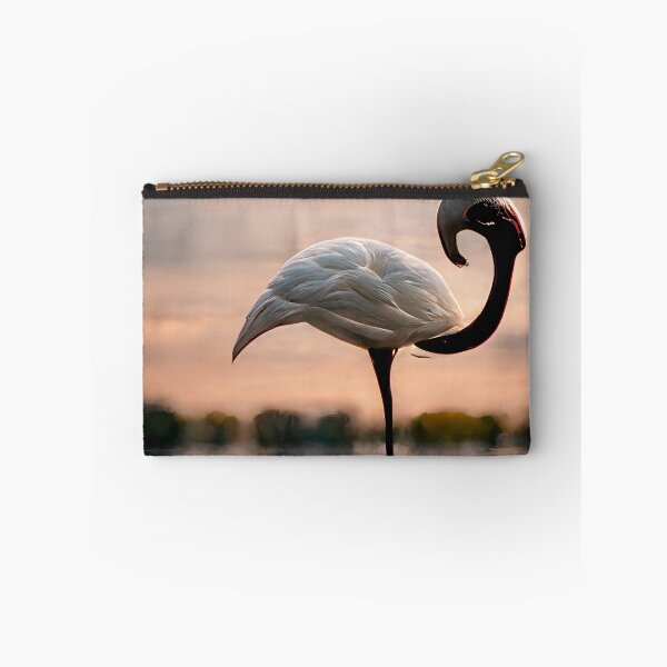 Artikelvorschau, Weiß gekleideter Flamingo entworfen und verkauft von pekulir.