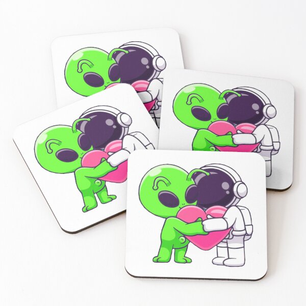 Item preview, Lindo astronauta y extraterrestre abrazando dibujos animados de amor designed and sold by BEAUTY ⭐⭐⭐⭐⭐.