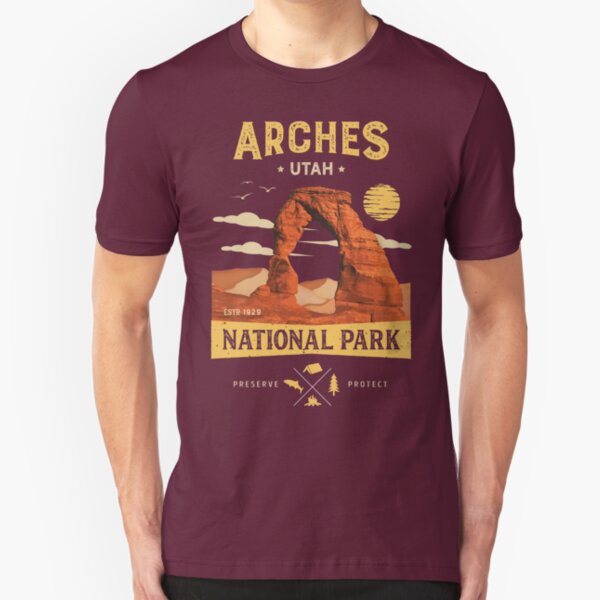 Arches National Park Vintage Utah T Shirt Slim Fit T-Shirt