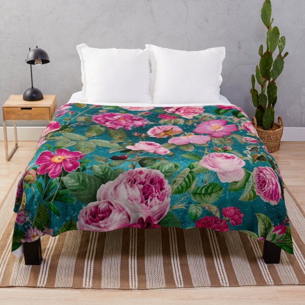 Artikelvorschau, Vintage Blumen rosa Rosen und Fuchsia Blumen exotischen Garten, botanische Illustration, türkisblau Blumenmuster entworfen und verkauft von ZeinabTaha.