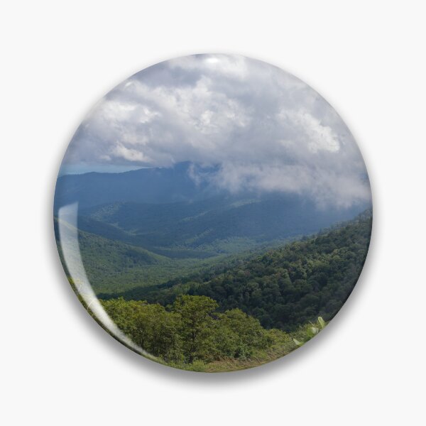 Artikelvorschau, Cloud Kisses Mountain – Sommerwetter in Virginia entworfen und verkauft von SafariByMarisa.
