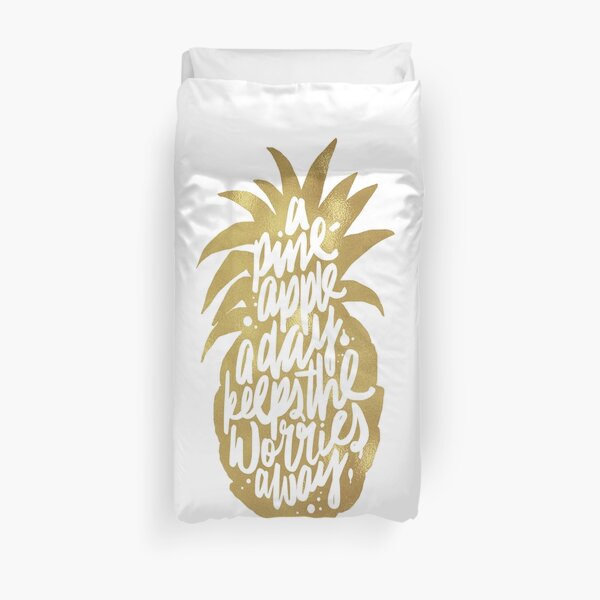 Gold pineapple a day Duvet Cover
