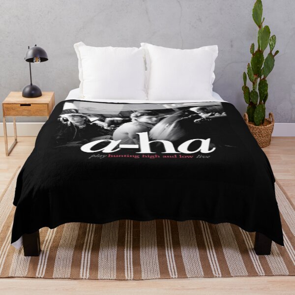 Item preview, caza alta a-ha y juego bajo designed and sold by TimCantrell1.
