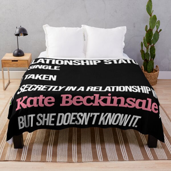 Aperçu de l'œuvre Kate Beckinsale - Relationship créée et vendue par 2Girls1Shirt.