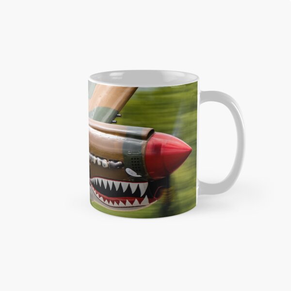Artikelvorschau, P-40 Warhawk rast durch den Himmel. entworfen und verkauft von TP-Designs.