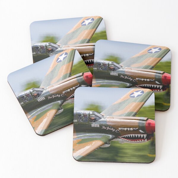 Artikelvorschau, P-40 Warhawk rast durch den Himmel. entworfen und verkauft von TP-Designs.