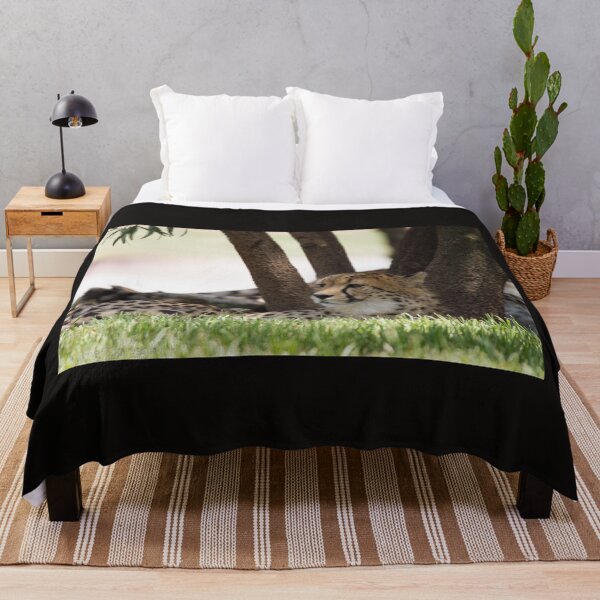 Item preview, Guepardo descansando designed and sold by Wayne Thomson.