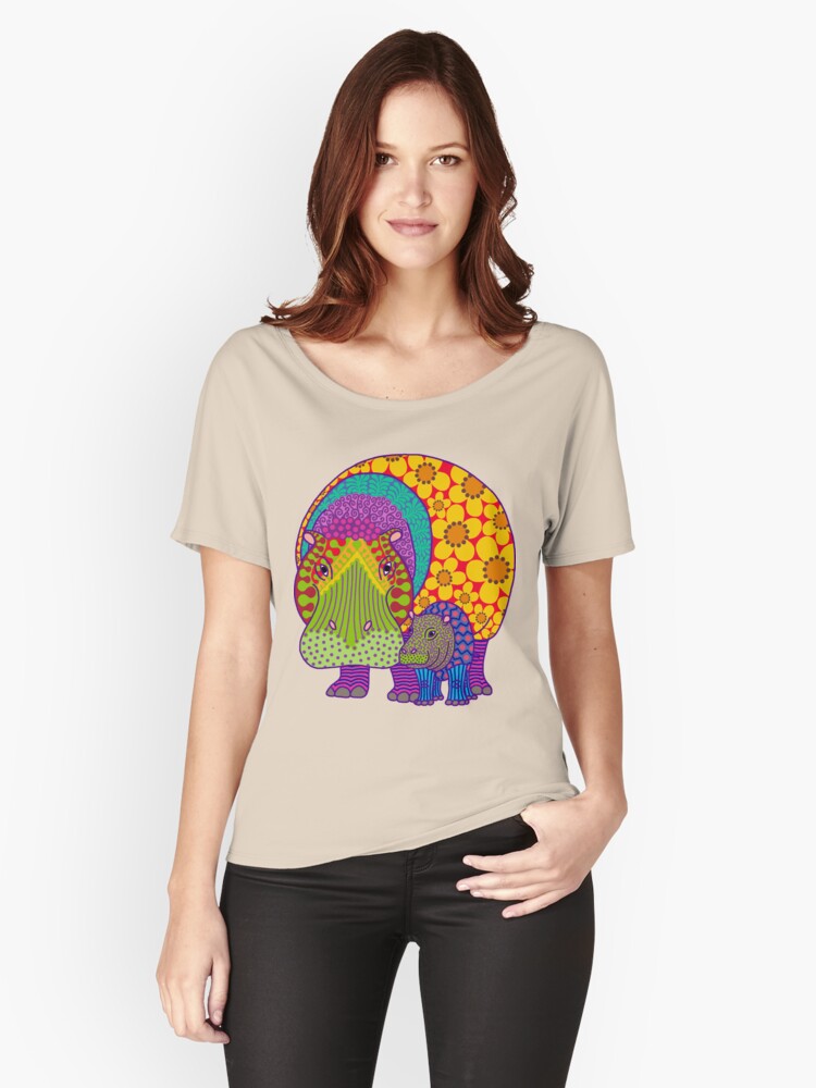 Aperçu 1 sur 3. T-shirt coupe relax avec l'œuvre Hippiepotamus and Baba créée et vendue par Hippopottermiss.
