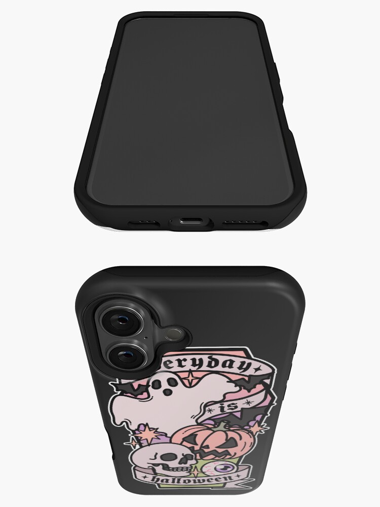 Aperçu 3 sur 4. Coque iPhone avec l'œuvre Halloween tous les jours créée et vendue par nevhada.