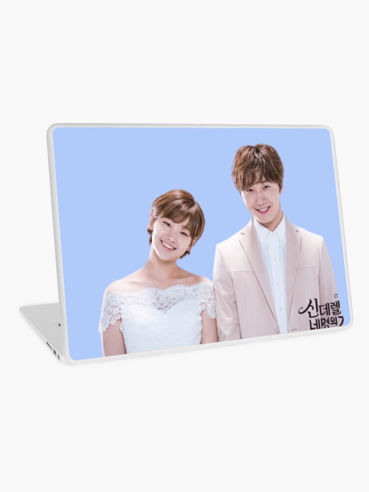 Vinilo para portátil «Eun Ha-won y Kang Ji-Woon [Cenicienta y los cuatro  caballeros]» de ziekenlogox | Redbubble