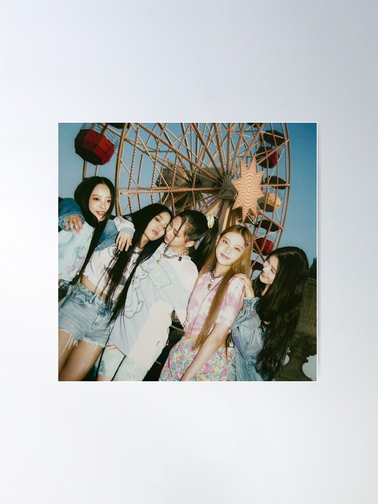 NewJeans ポスター　  Newjeans ot5 at the amusement park 