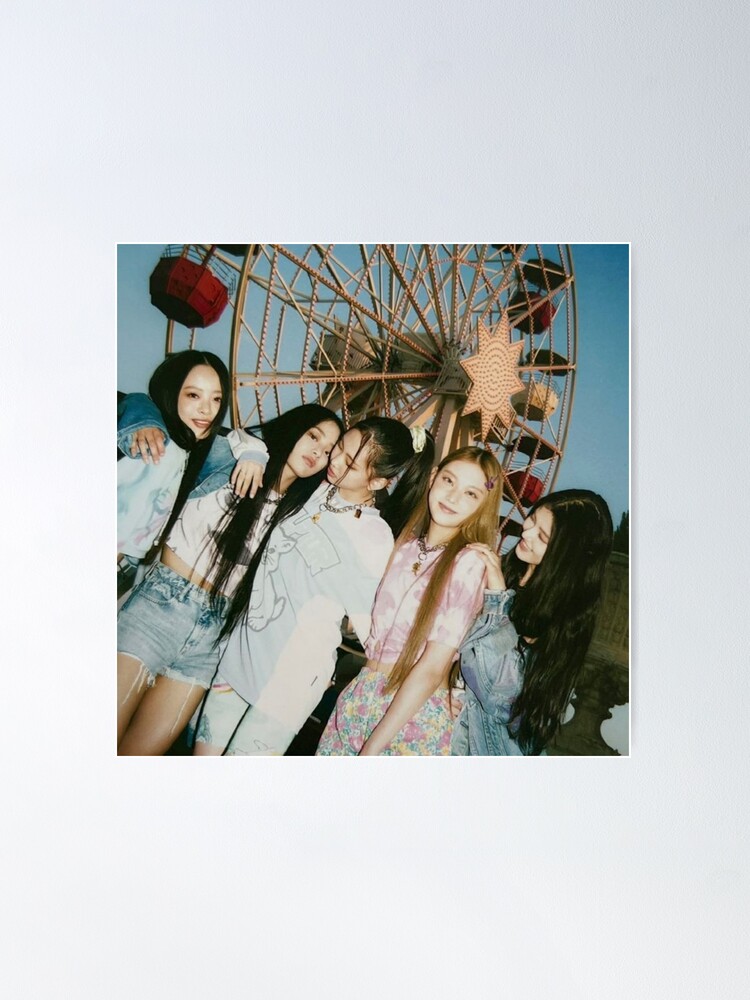 NewJeans ポスター　  Newjeans ot5 at the amusement park 