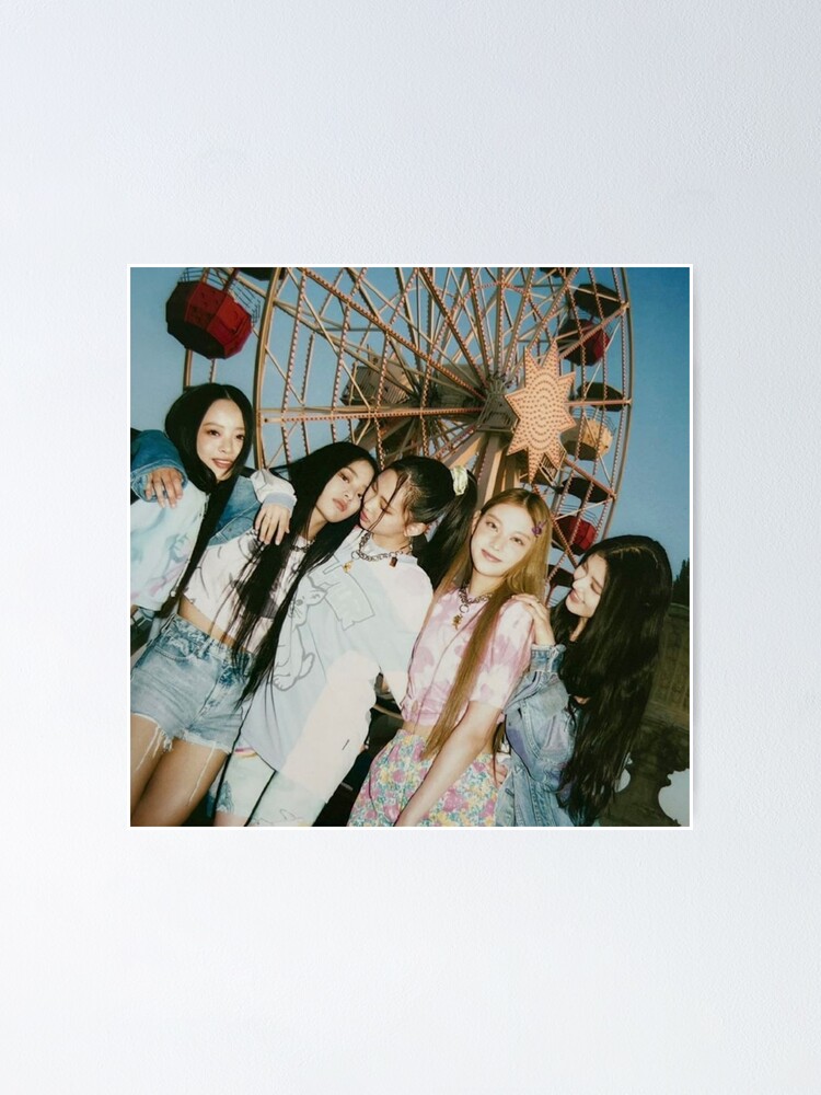 Newjeans ot5 at the amusement park 