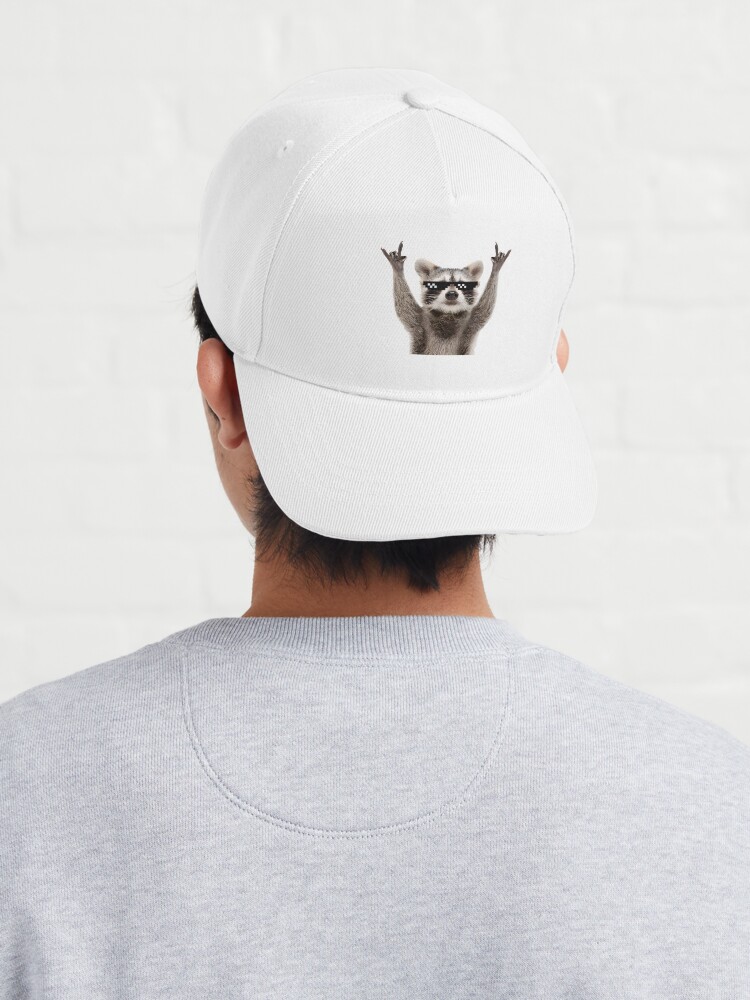 Thumbnail 4 von 7, Cap, Waschbär Rock Zeichen Lustige Brille designt und verkauft von stickersworld31.