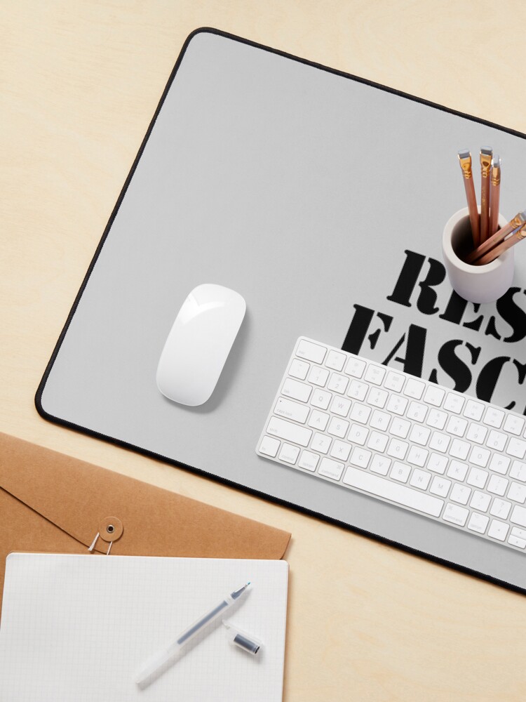 Thumbnail 3 von 5, Mauspad, Widerstand gegen den Faschismus designt und verkauft von RACHELDF.