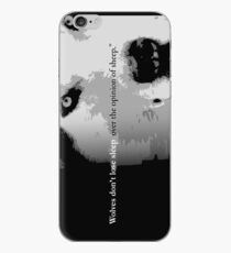 Wölfe verlieren nicht den Schlaf über die Meinung von Schafen iPhone-Hülle & Cover