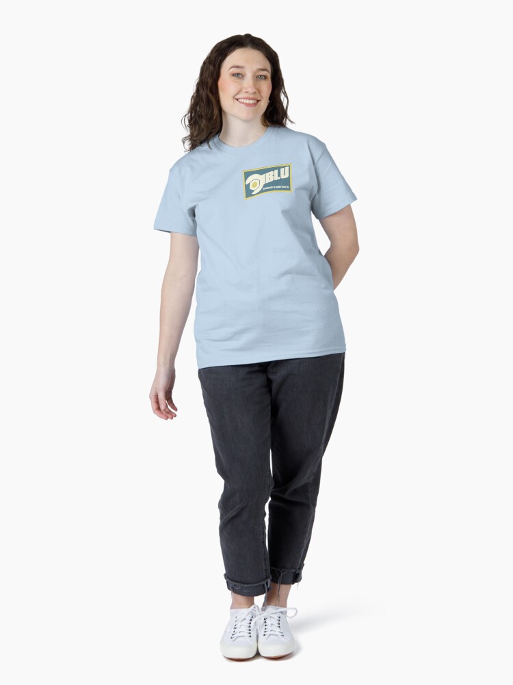 Aperçu 4 sur 7. T-shirt classique avec l'œuvre Équipe Team Fortress 2 Blu créée et vendue par LiquidSapphir3.