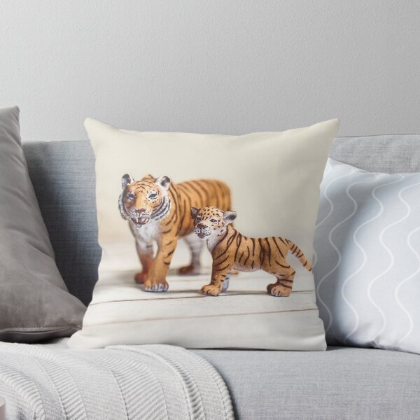 Artikelvorschau, Die Tiger entworfen und verkauft von Debbra Obertanec.