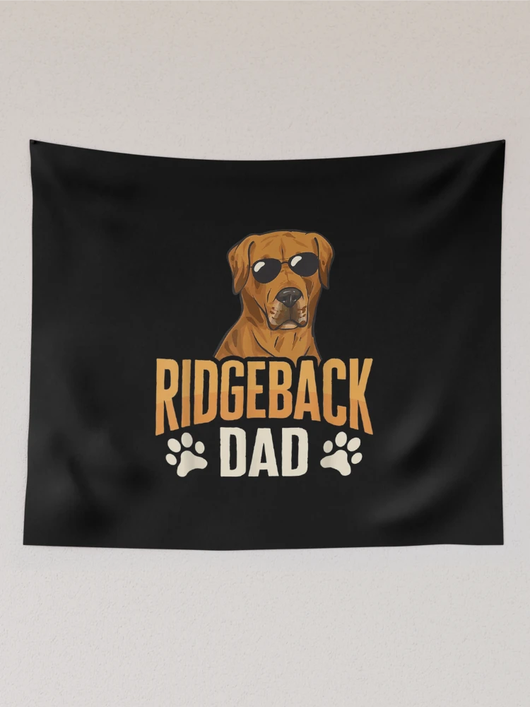 Aperçu 2 sur 3. Tentures avec l'œuvre Chien Rhodesian Ridgeback Papa Ridgeback créée et vendue par Axelhellquis.