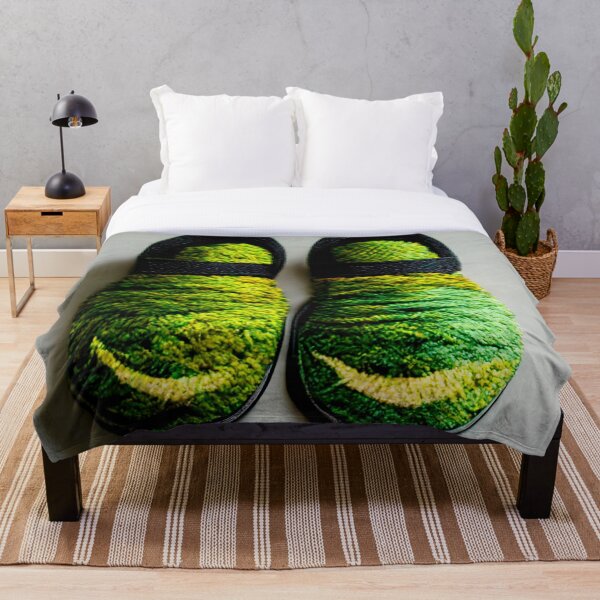 Aperçu de l'œuvre Pantoufle avec texture d'herbe créée et vendue par Aliveforfun.