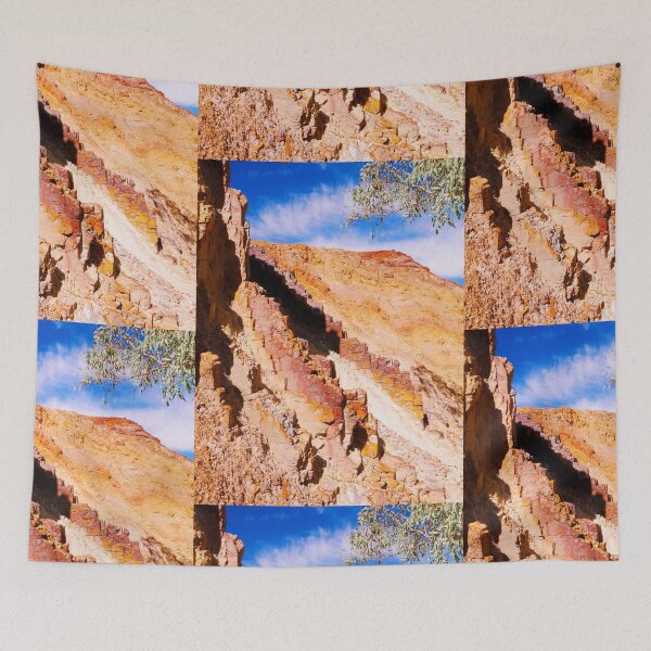 Artikelvorschau, Ochre Pits Landschaft # 3 - West McDonald Ranges, Australien entworfen und verkauft von Lexa Harpell.