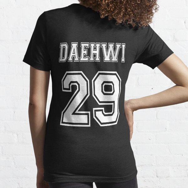 lee daehwi, #29 Essential T-Shirt
