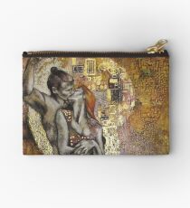 The (Millennial) Kiss Studio Pouch