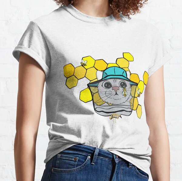cat Norman the beekeeper Classic T-Shirt