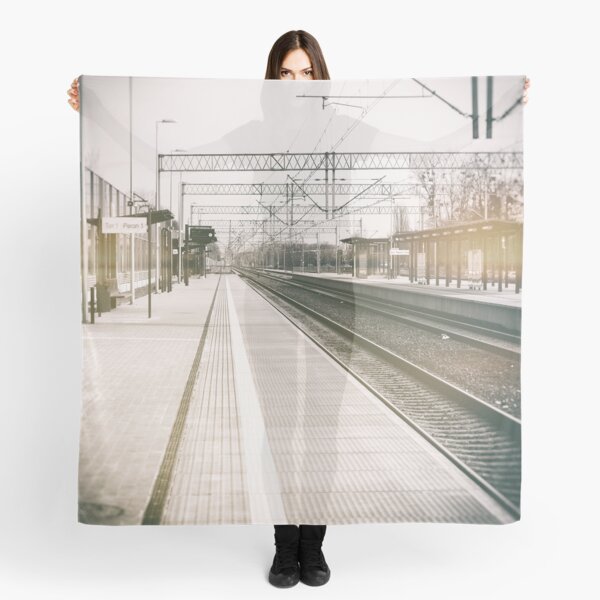 street photo STATION #photo #streetphoto Scarf