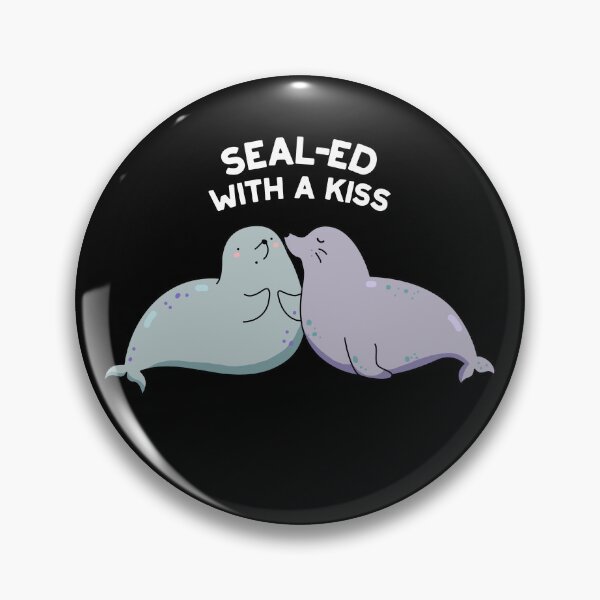 Item preview, Sellado con un beso Juegos de palabras divertidos con focas (BG oscuro) designed and sold by punnybone.