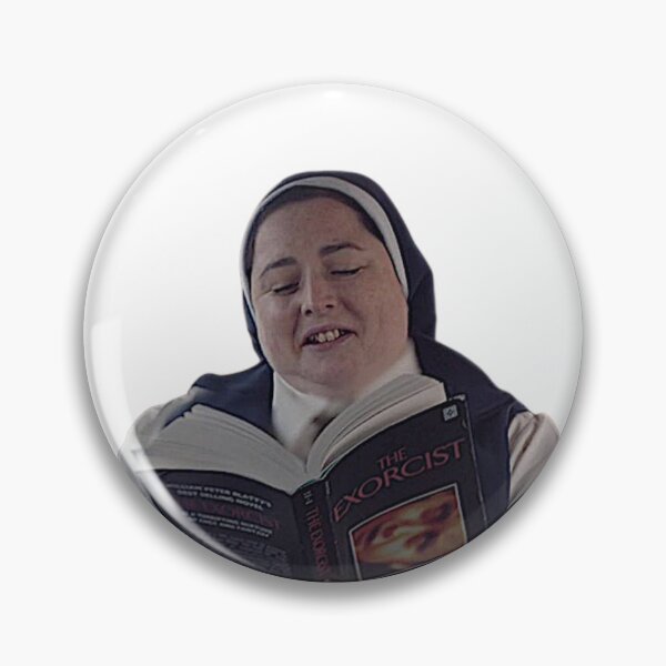 Artikelvorschau, Schwester Michael Derry Girls Der Exorzist entworfen und verkauft von Alma---.