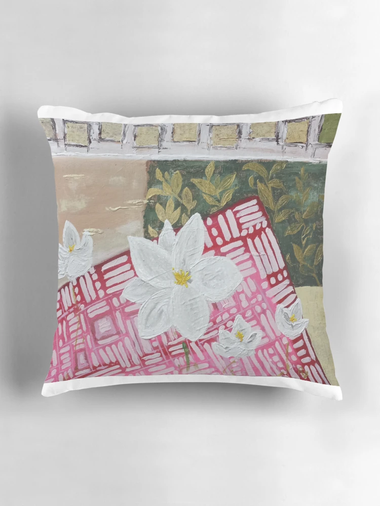 Imagen 3 de 4, Cojín con la obra Magnolia, diseñada y vendida por RudyYoder.