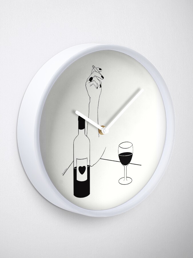 Horloge avec l'œuvre Wine Lover créée et vendue par princessegarage