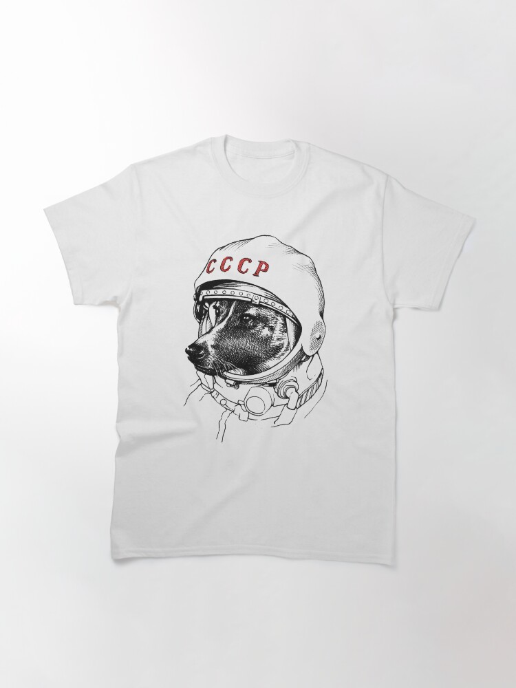 Thumbnail 3 von 7, Classic T-Shirt, Laika, Weltraumreisende designt und verkauft von celestecia.