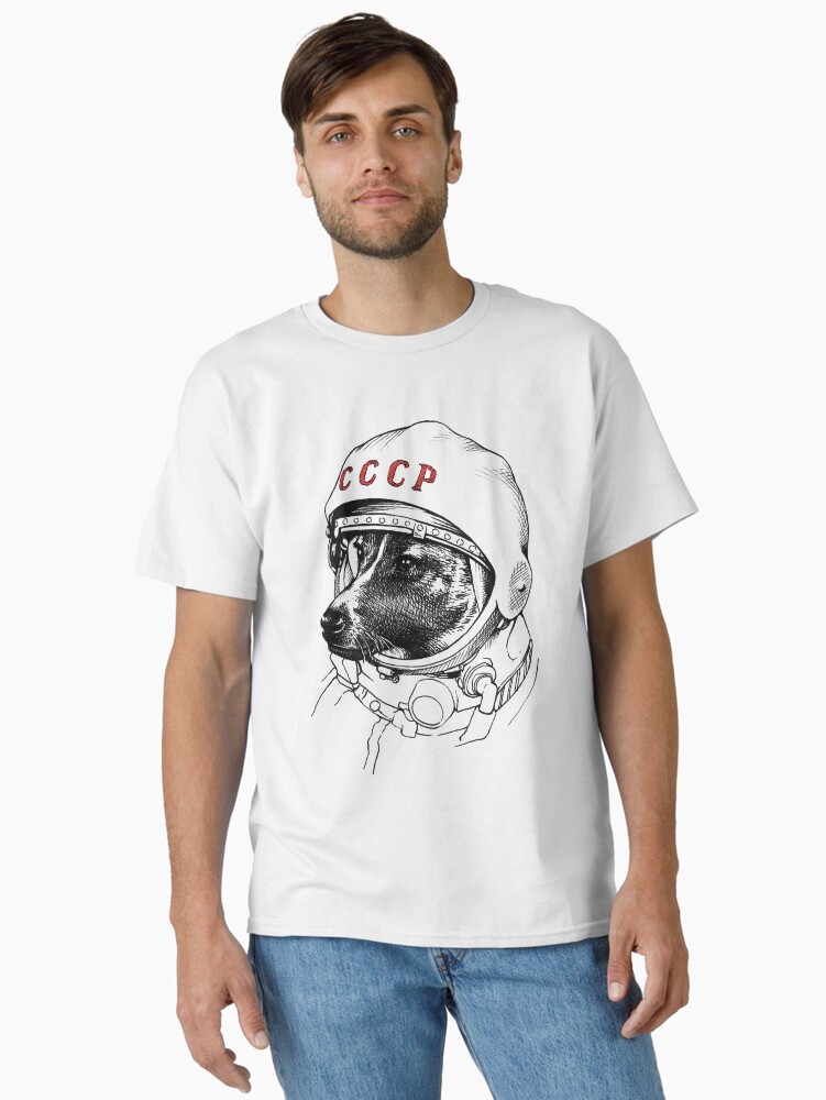 Thumbnail 1 von 7, Classic T-Shirt, Laika, Weltraumreisende designt und verkauft von celestecia.