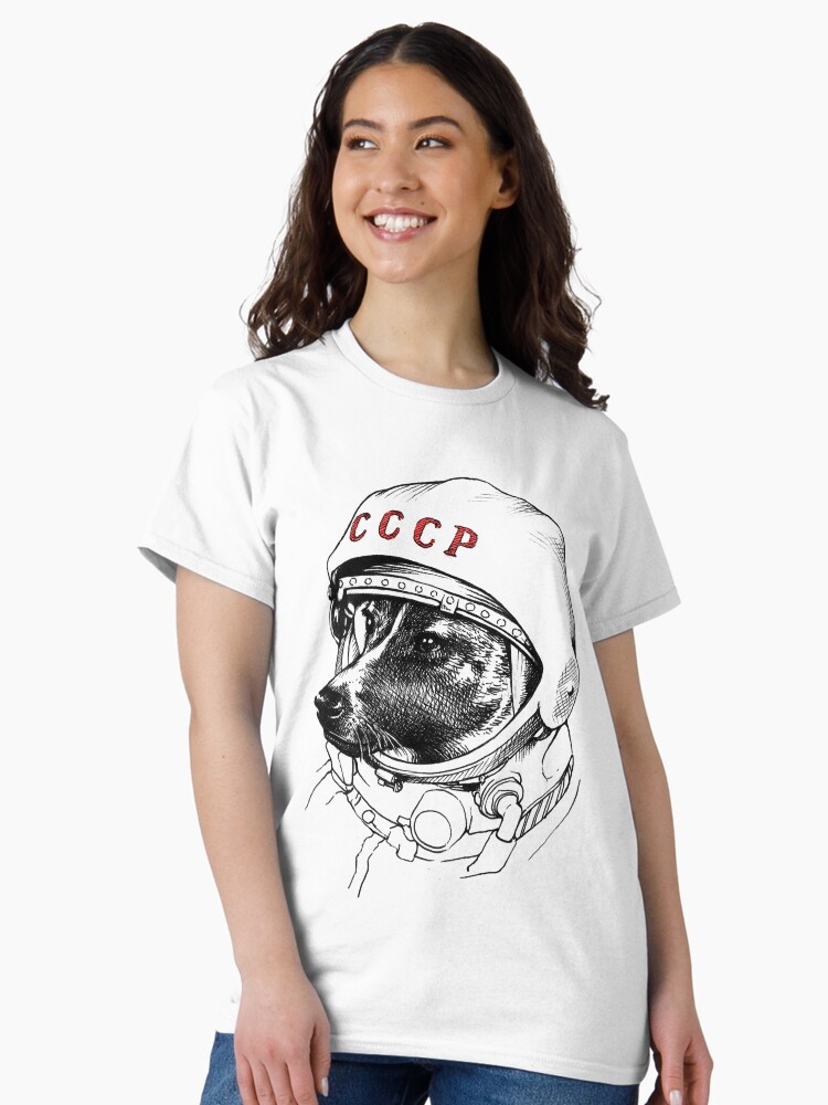 Thumbnail 2 von 7, Classic T-Shirt, Laika, Weltraumreisende designt und verkauft von celestecia.