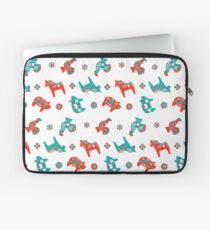 Schwedisches Dala-Tierfarm-Muster - roter Turq Laptoptasche