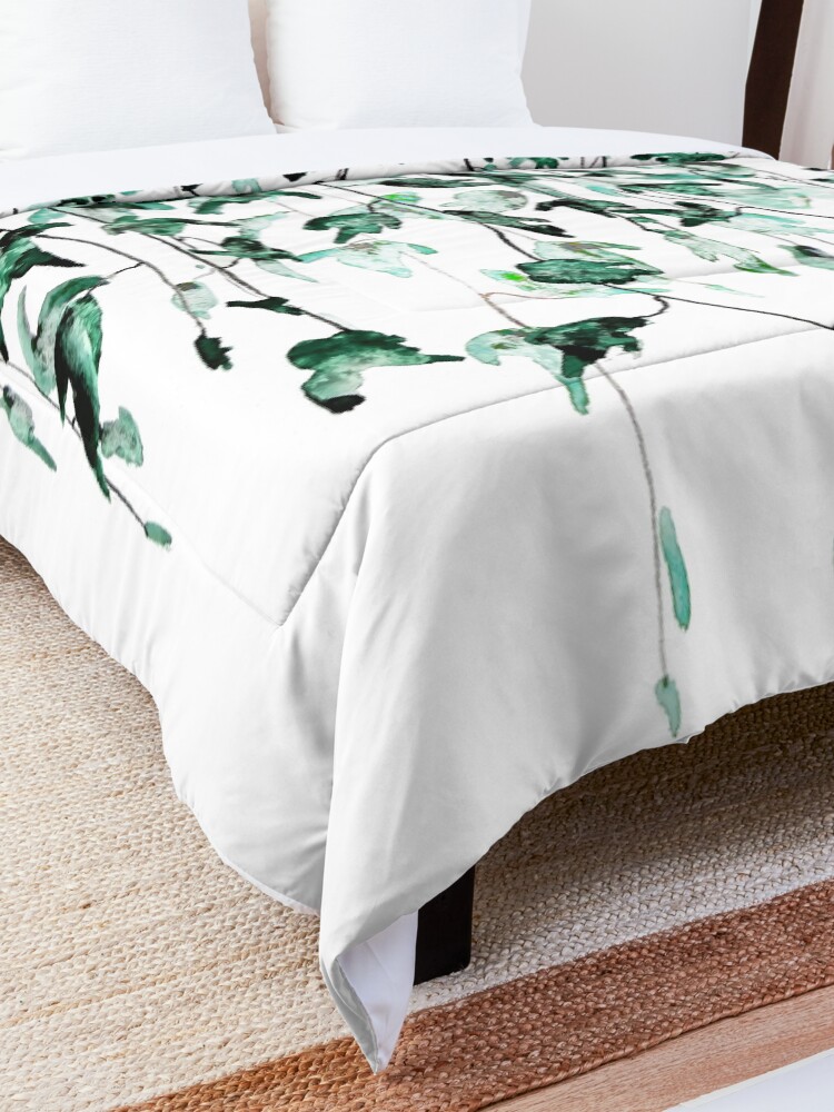Alternate view of Ivy on the wall watercolor Comforter
