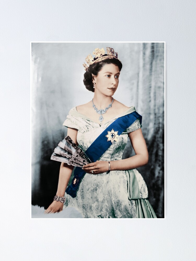 Imagen 1 de 3, Póster con la obra Reina Isabel - Reino Unido - Reina del Reino Unido, diseñada y vendida por FotoLibreStudio.