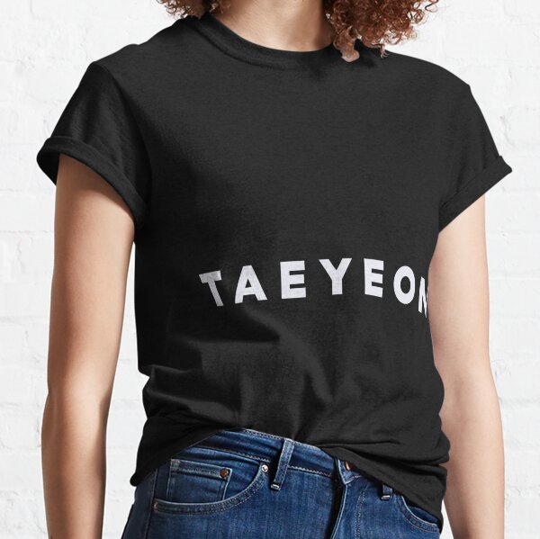 Buyers shop Diesel Hyun-a Kim Kim TaeYeon OVAL-DLOGO solid color T-shirt  with short sleeves and round neck female.