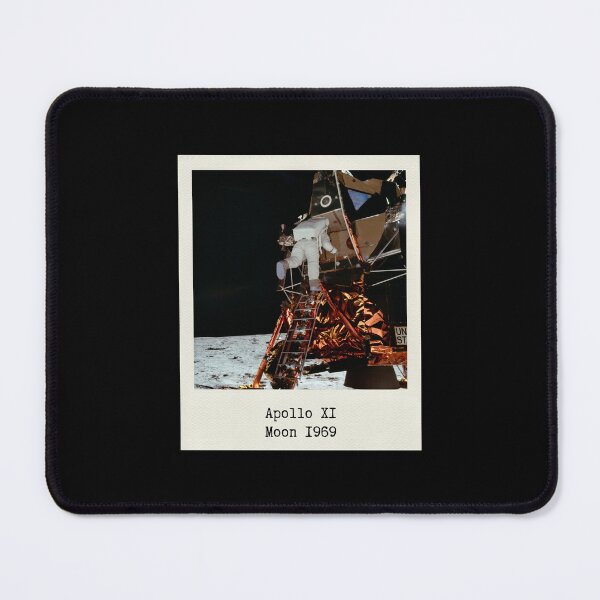 Artikelvorschau, Fotografie im Retro-Sofortbildkamera-Stil von Apollo 11 entworfen und verkauft von flight-apparel.
