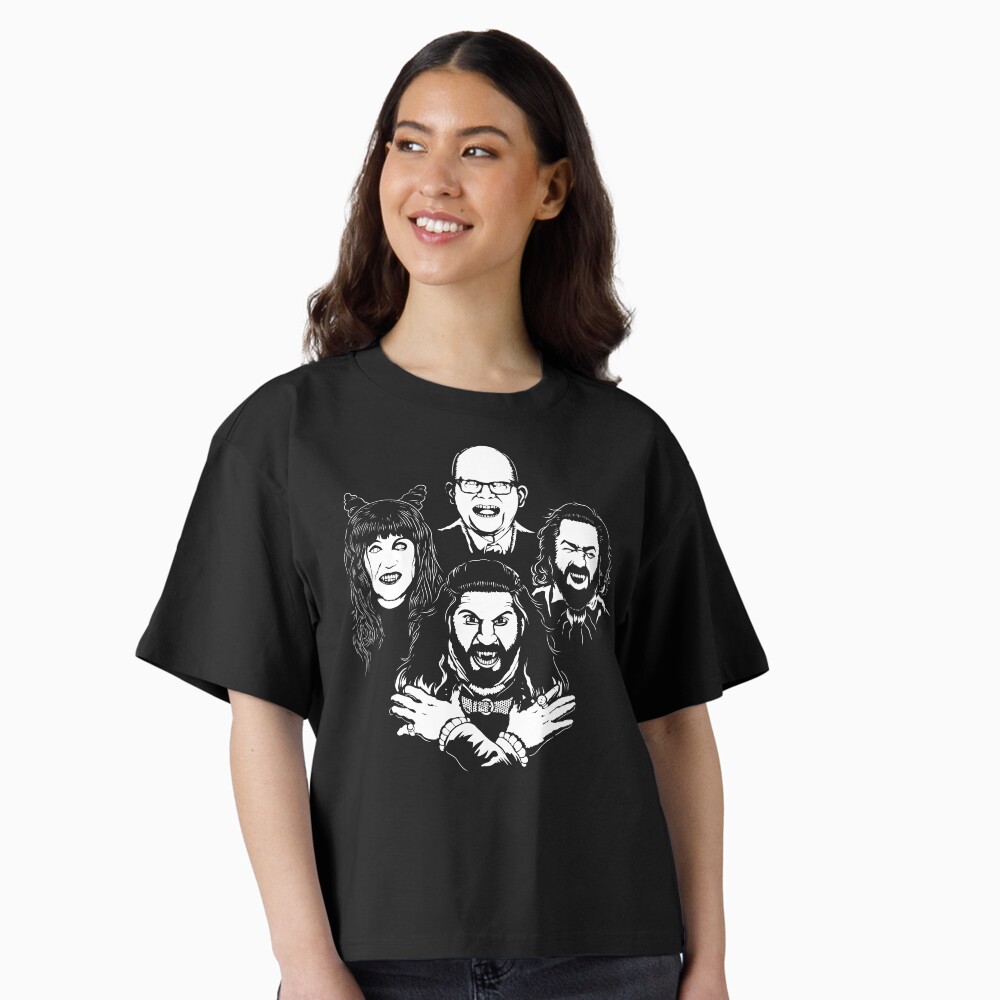 Aperçu de l'œuvre T-shirt ample créée et vendue par designfaiqa.