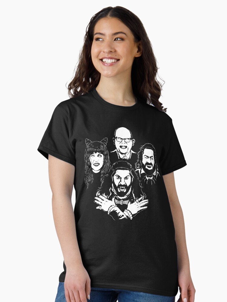 Aperçu 2 sur 7. T-shirt classique avec l'œuvre Les vampires d'Halloween : ce que nous faisons dans l'ombre créée et vendue par designfaiqa.