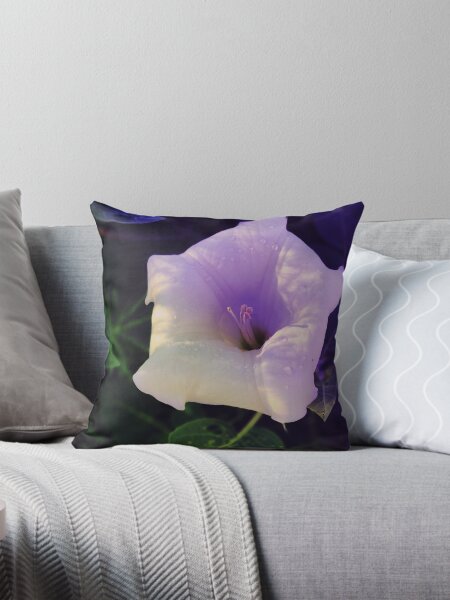 Aperçu de l'œuvre Moonflower sur Sandia, Nouveau-Mexique créée et vendue par Marielle Valenzuela.